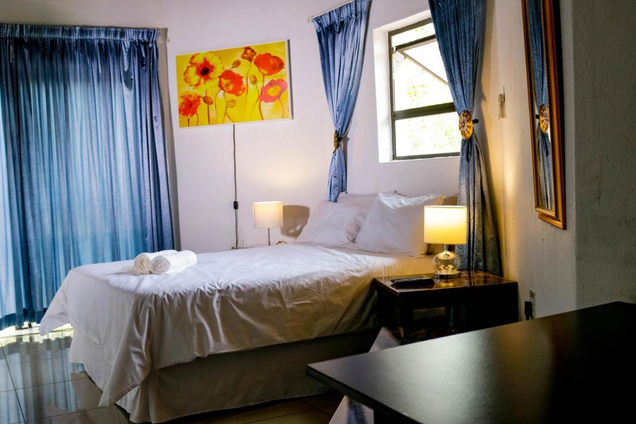 Nanisto Bush Lodge Marloth Park Bagian luar foto
